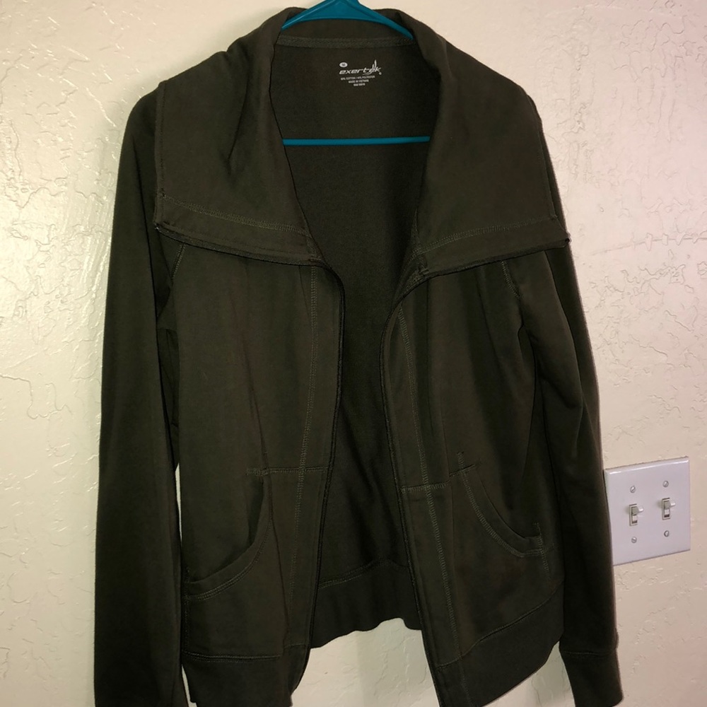 Zip up sweatshirt with pockets